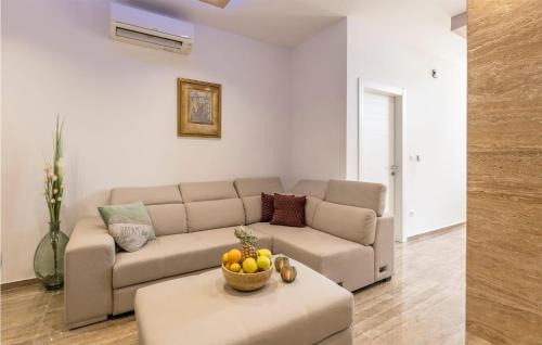 Solin House | Nice Home In Solin With Wifi
