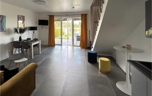 Faszcze House | Nice Home In Stare Sady With Kitchen