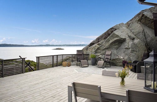 Sveio House | Nice home in Sveio with house sea view