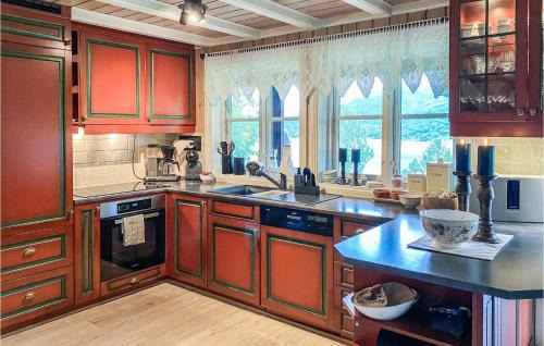 Sykkylven House | Nice Home In Sykkylven With Kitchen