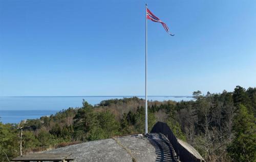 Larvik House | Nice Home In Tjodalyng With Kitchen