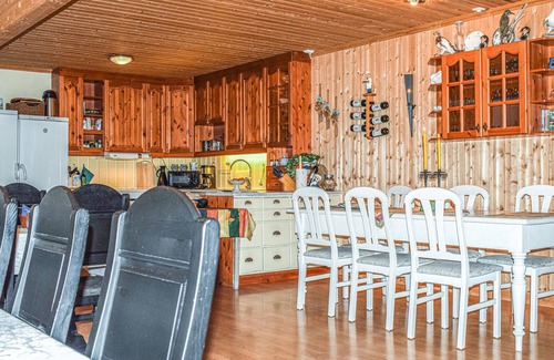 Vik House | Nice home in Vik I Sogn with jacuzzi