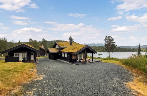 Vinje House | Nice home in Vinje with house sea view