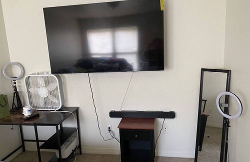 Champaign Apartment | Nice one bedroom some bath cozy apartment