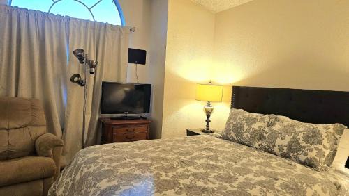 The Section Seven House | Nice Private Room in a House Close to Red Rock & Las Vegas Strip