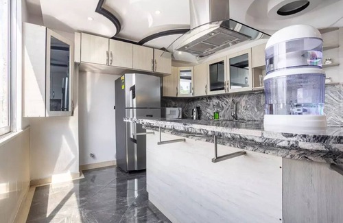 Lalinde Apartment | Nice Renovation! Perfect Location! A/C, Washer/Dryer, Fast net! Cable TV!