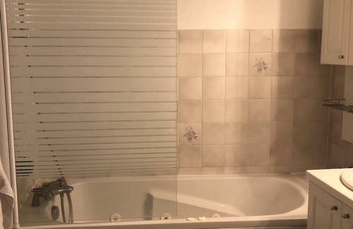 Koenigshoffen Est Bed & Breakfast | Nice room next to the station and city center