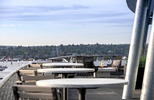 South Lake Union Apartment | Nice South Lake Union 2BR w/Gym & Roof, nr downtown, by Blueground