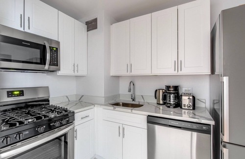 Upper East Side Apartment | Nice UES 1BR w/Gym & pool, by Blueground