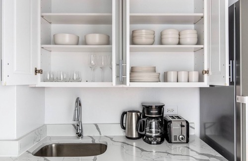Upper East Side Apartment | Nice UES 1BR w/Gym & pool, by Blueground