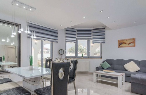 Zbandaj Cabin | Nicely furnished villa with private pool, BBQ and fenced garden