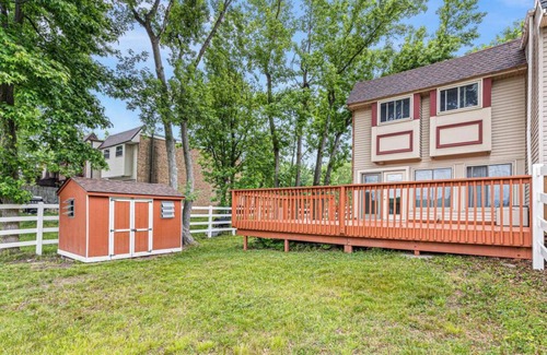 Newark House | Nicely renovated end-unit townhome centrally located within the UD campus area.