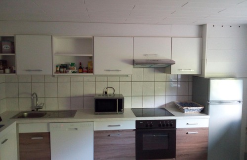 Nenndorf Apartment | Nichtraucher Ferienwohnung Seepferdchen Erika im Souterrain Garten Fitnessraum Parkplatz im Hof WLAN