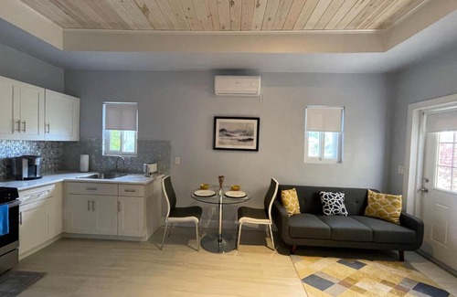 Royal Bahamian Estates Apartment | Nicoles Nest Brand New Exquisite Studio Hideaway