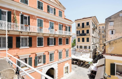 Old Town Apartment | Nicols Luxury Suite by Konnect