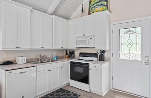 Night Heron House | Night Heron 64