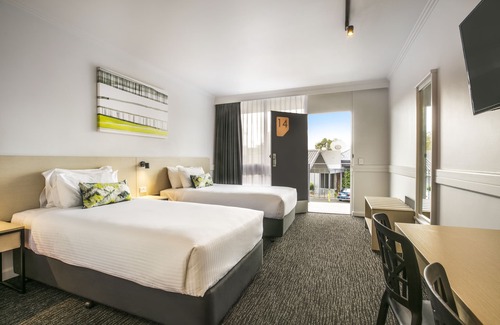 Chadstone Hotel | Nightcap at Matthew Flinders Hotel