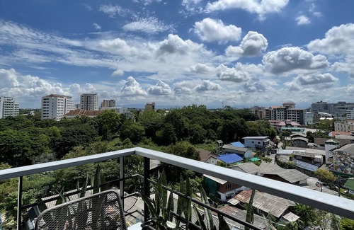 Nimman Condo | Nimman One Bed with FREE Motorbike - Pool - Gym