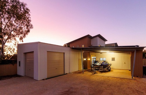 Exmouth House | Ningaloo - Just a stroll from Exmouth's town beach