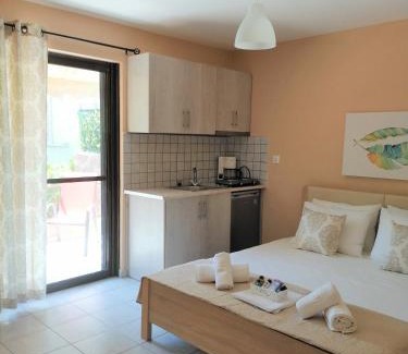 Nidri Apartment | Nini's House 1 - 100m from beach NIDRI TOWN CENTER