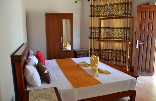 Kudawa Resort | Nirukthie Beach Resort & Restaurant