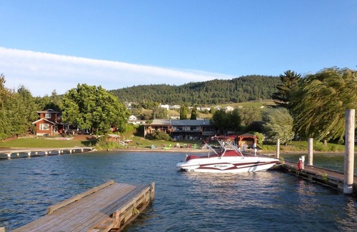 Vernon Resort | Nirvana Cabana Lakeside - Supreme