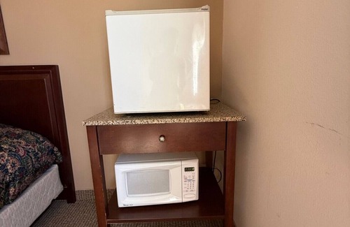 Nisswa House | Nisswa Boutique Hotel & Suites – 2 Queen Beds