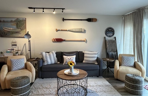 Lake Geneva Condo | nNewly Updated Modern, Spacious, and Cozy Condo- Right on the Lake!