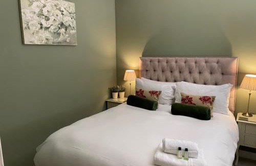 Southampton Apartment | No 10 serviced apartment - Danes 2 Bedroom