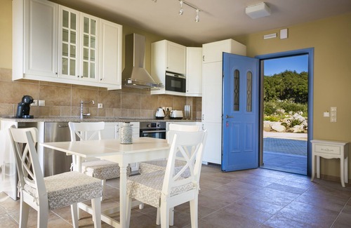 Sarlata Villa | No 2 Forget Me Not Villa with private pool in stunning location
