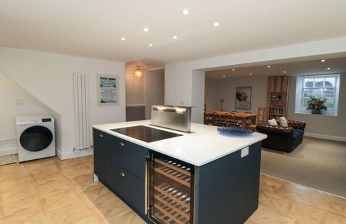 Hartlepool House | NO.20 THE HEADLAND, pet friendly, with open fire in Hartlepool