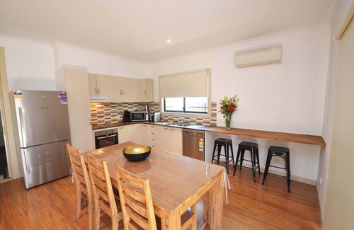 Echuca House | No 40 Echuca - Echuca Holiday Homes