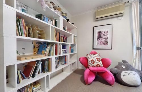 Doncaster House | No 58 Bright & Spacious 4-Bedroom Home