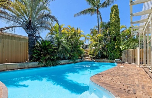 Bull Creek House | No. 9 · Summer Family Destination- Pool, 4Beds & 2Baths