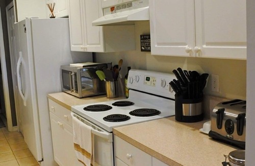 Trafalgar Villa | * No additional costs for electricity, pool heating, pool use and internet *