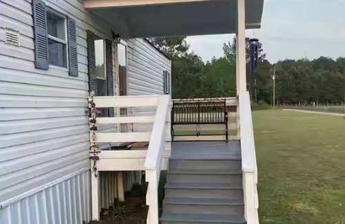 Summerton House | No Cleaning Fee 3BR ~ Sleeps 10 ~Near Santee Lakes