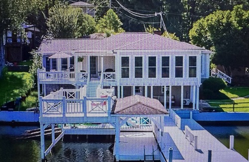 Fortson House | No lake views from Oct 27 - Dec 6th Power Company water drawdown for maint.