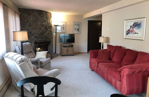 Vail Apartment | No need to Drive Anywhere - 5 to 10 minutes Walk access to Village or Lionshead
