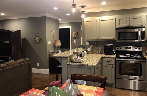 Corinth Apartment | NO PETS. fully furnished, sleeps four. Beautiful retreat and close to town.