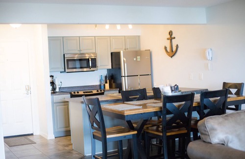 Indian Point Condo | NO STAIRS! AMAZING LAKE VIEW! Just two miles from Silver Dollar City!