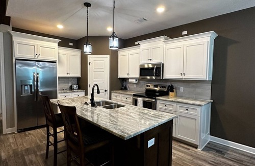 Conway House | No Stress - On Round Mountain