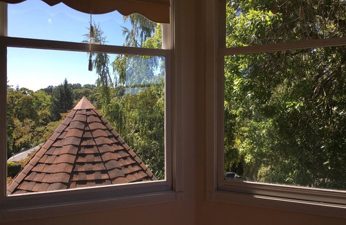 South Central House | Nob Hill 4 Bedroom 3 Bath Neo-Victorian Home