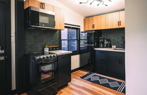 Fairview House | Noble Nook with Hot Tub