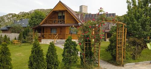 gmina Olsztyn House | NOCLEGI KAMEX dom 12-osobowy