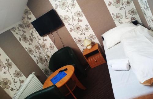Lednogora Bed & Breakfast | Noclegi Przy Trasie Dziekanowice
