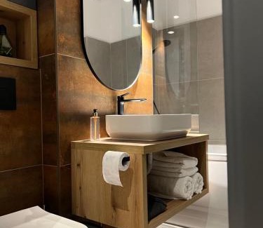 Timisoara Apartment | Noir&Honey, 10min walk to City Center