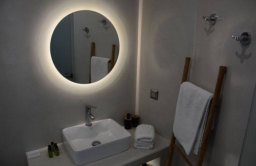 Monolithos Hotel | Noir Santorini