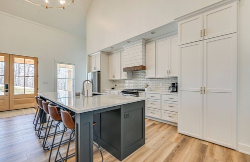 Clarkson House | Nolin Lake Views: Spacious Home in Clarkson!