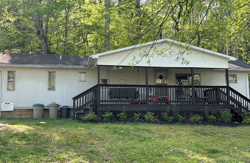Clarkson House | Nolin Lake walking distance to Conoloway boat ramp