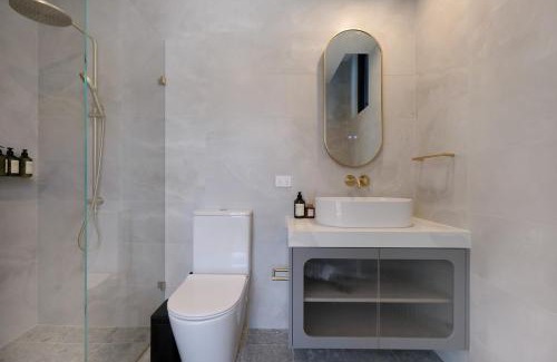 Burwood Apartment | Nomadic 2 bedroom Apt in Burwood near everything